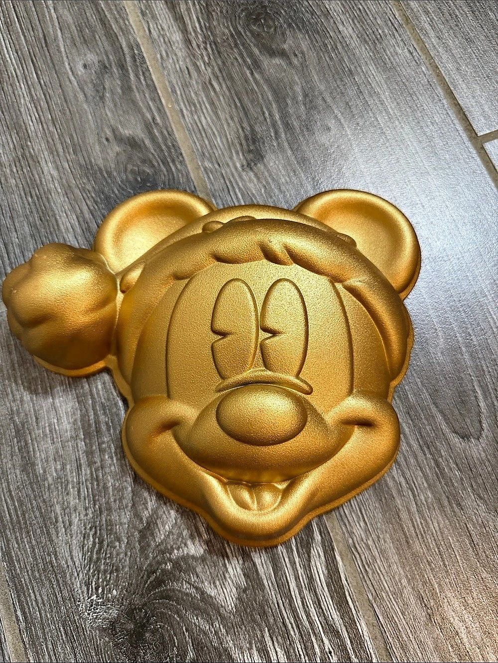 Disney Parks Gold Mickey Character-Shaped Holiday Christmas Bakeware Mold